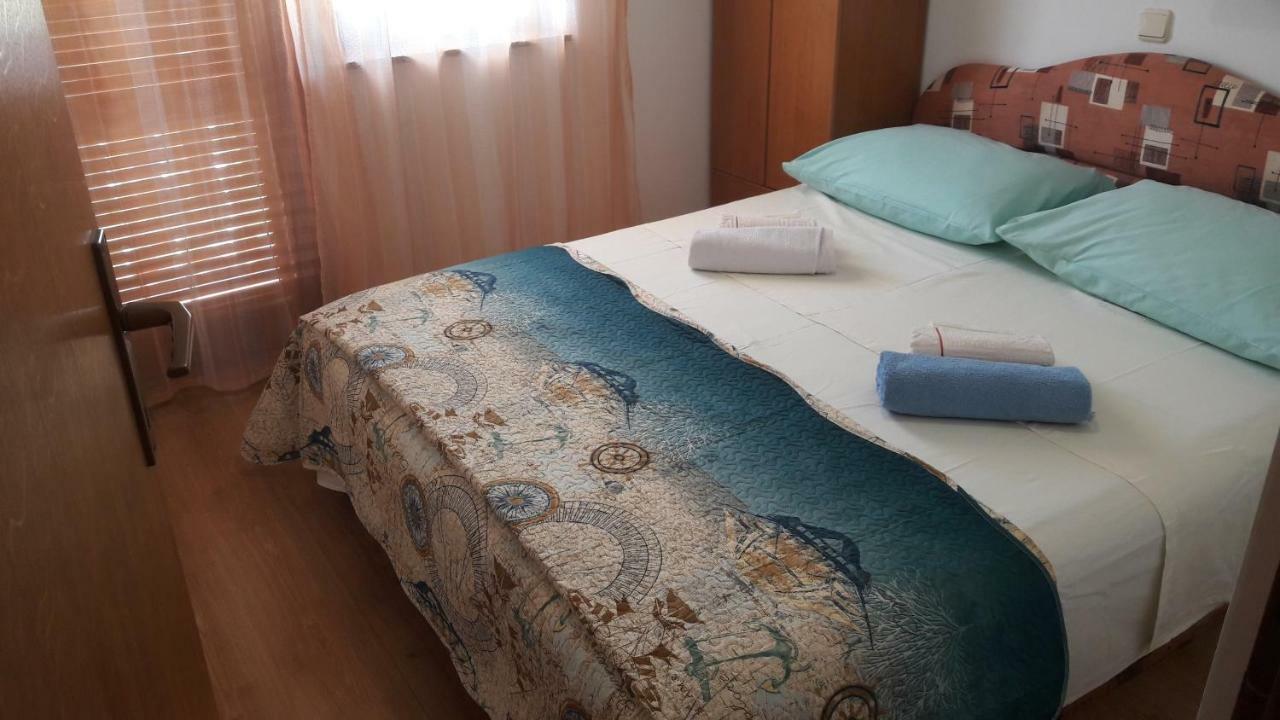 克利萨诺威卡公寓 马林斯卡 外观 照片